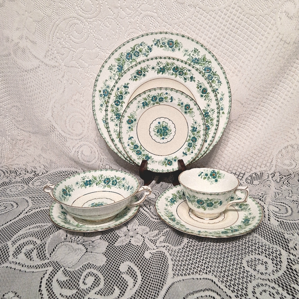 7 Pc Royal Crown Derby Dinnerware